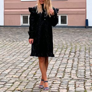 Noella - Kjole - Reno Ruby Ruffle Dress - Black (Levering start oktober)